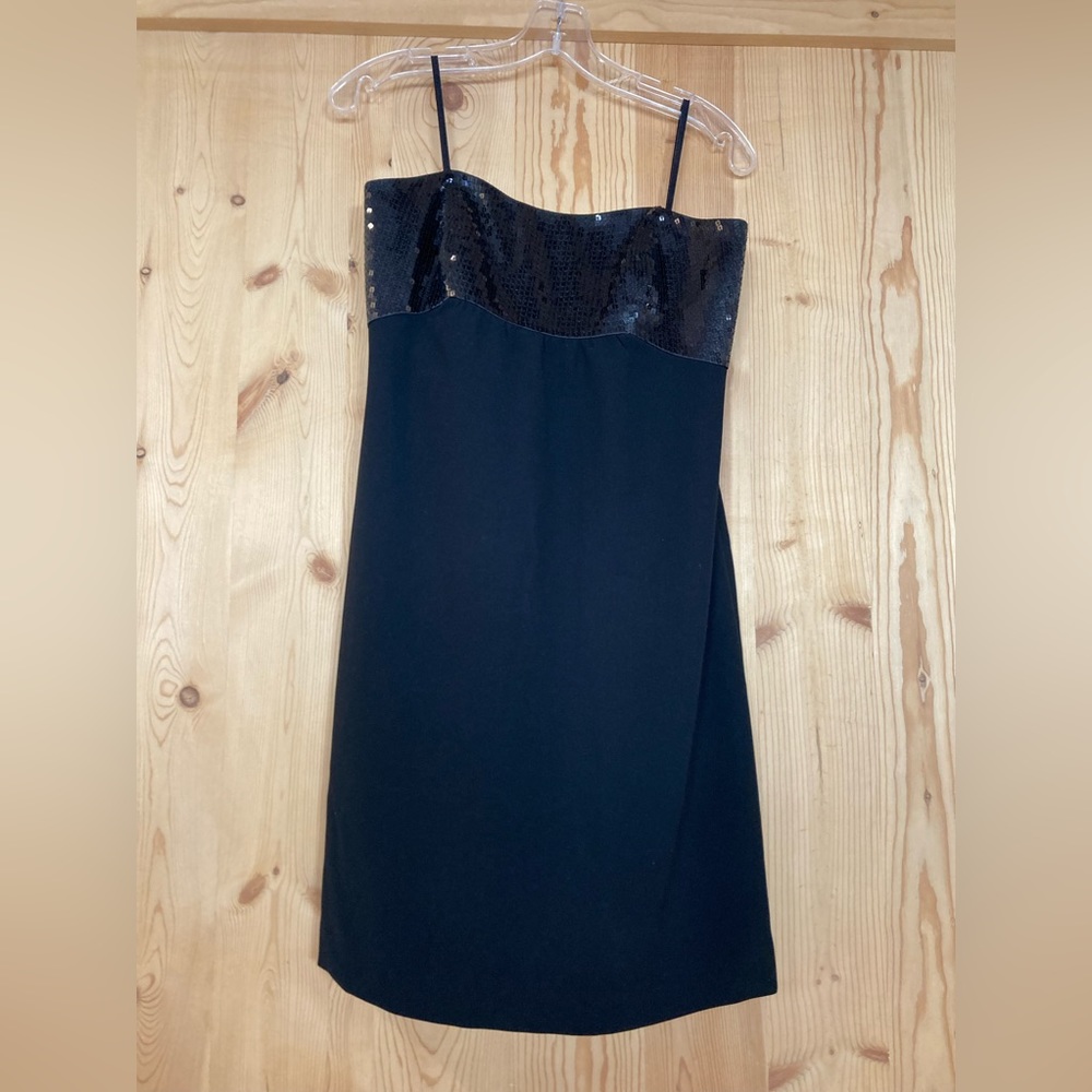 Gorgeous sparkly strapless never been worn dress.